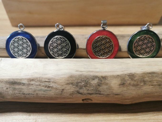 Pendentif arbre ou fleur de vie doré