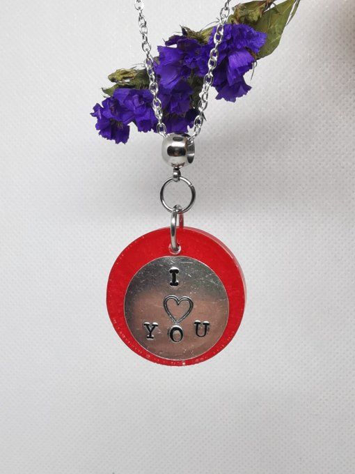 Pendentif résine gravé